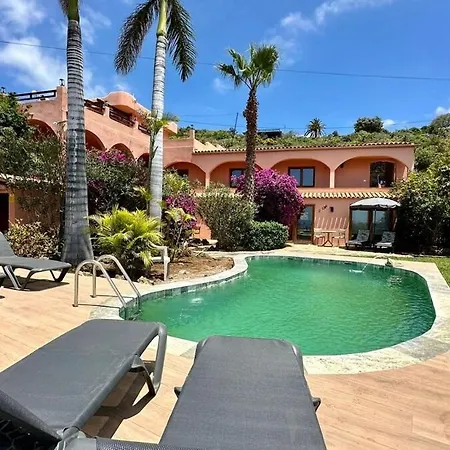 Great Views & Heated Pool - El Perenquen 4 Apartman *