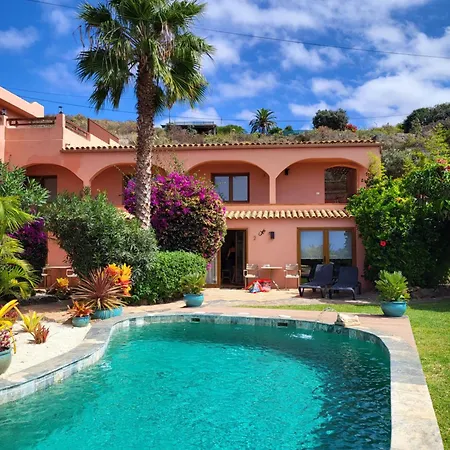 Great Views & Heated Pool - El Perenquen 4